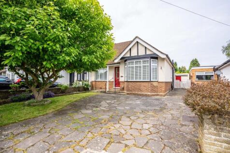 North Close, Hertfordshire AL2 2 bed bungalow for sale