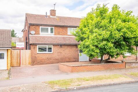 St. Vincent Drive, Hertfordshire AL1 3 bed semi