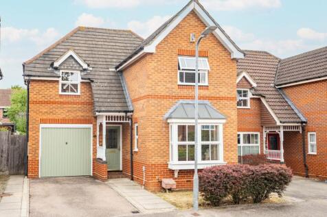 Longacres, Hertfordshire AL4 3 bed detached house for sale