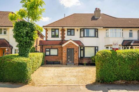 Watford Road, Hertfordshire AL2 4 bed semi