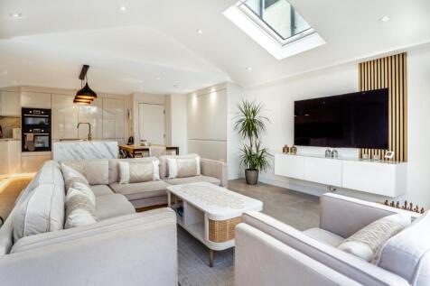 Sutton Road, Hertfordshire AL1 5 bed semi