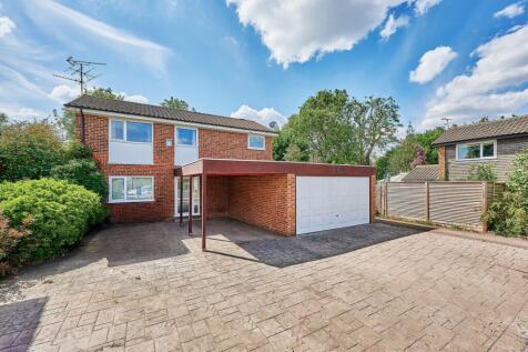 Acacia Walk, Hertfordshire AL5 4 bed detached house for sale