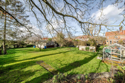 Woodside Green, Bishop's Stortford CM22 3 bed semi