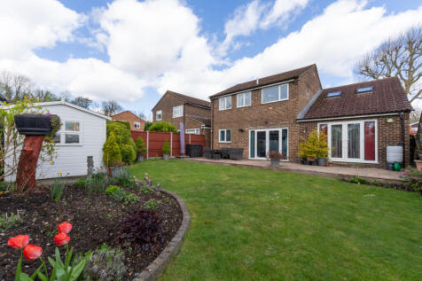 Marshbarns, Hertfordshire CM23 5 bed detached house for sale