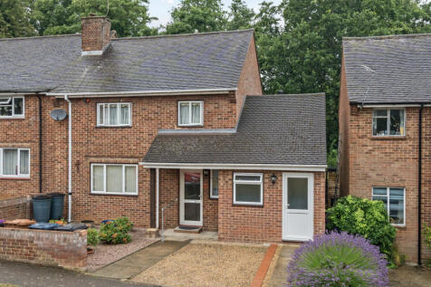 Chestnut Close, Hertfordshire CM23 3 bed semi