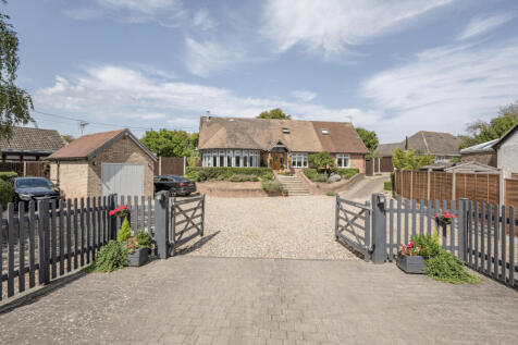 Bannister Green, Dunmow CM6 4 bed detached house for sale