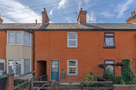 Brook Road, Essex CM24 2 bed terraced house for sale