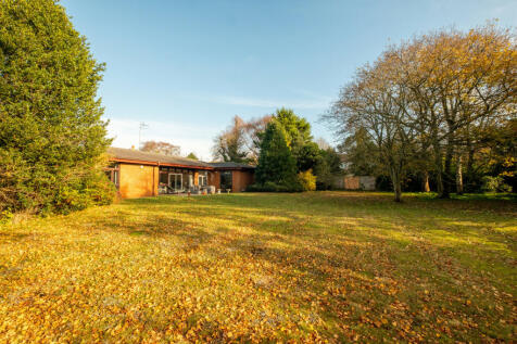 Kintour Road, Lytham St. Annes, FY8 3 bed detached house for sale