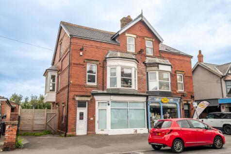 St. Andrews Road South, Lytham St.... 4 bed semi