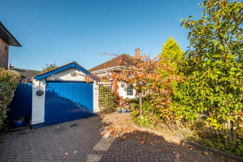 2 bedroom detached bungalow for sale