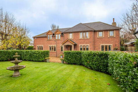 5 bedroom detached house for sale