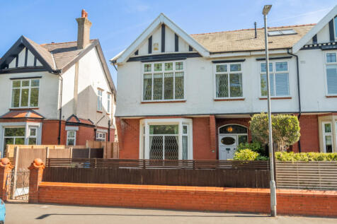4 bedroom semi-detached house for sale