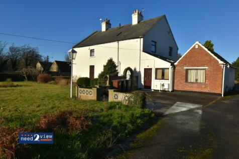 Semi-detached house for sale