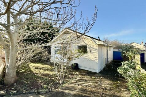 2 bedroom detached bungalow for sale