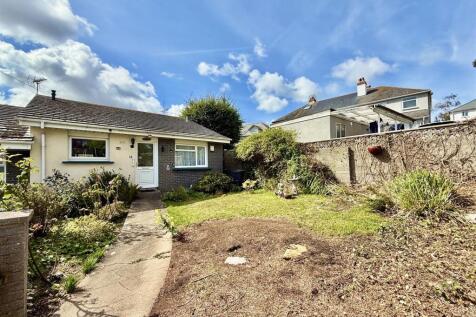 2 bedroom terraced bungalow for sale
