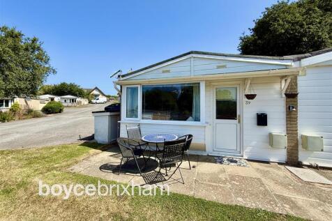 2 bedroom terraced bungalow for sale