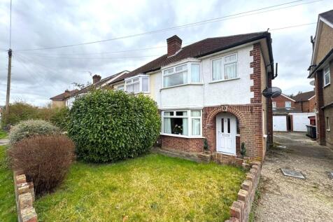 3 bedroom semi-detached house for sale