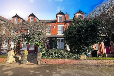 4 bedroom terraced house for sale