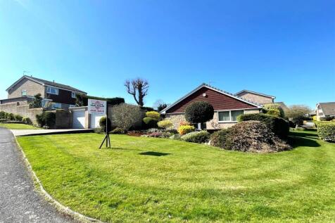 4 bedroom detached bungalow for sale