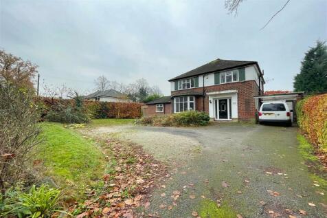 4 bedroom link detached house for sale