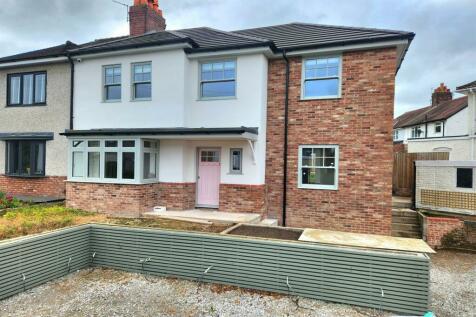 4 bedroom semi-detached house for sale