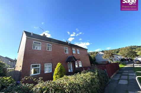 2 bedroom semi-detached house for sale