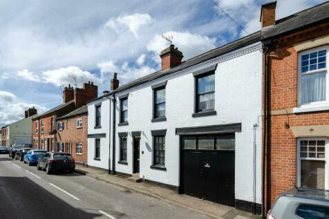 4 bedroom terraced house for sale