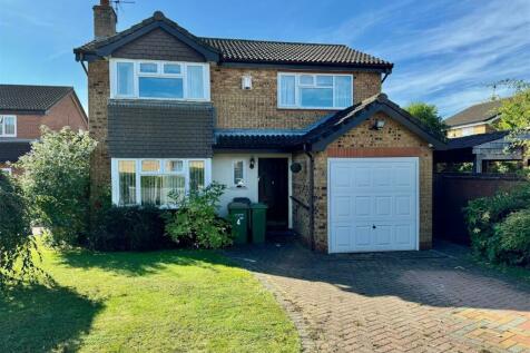 4 bedroom detached house for sale