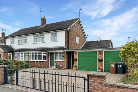 3 bedroom semi-detached house for sale