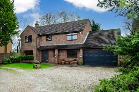 4 bedroom detached house for sale