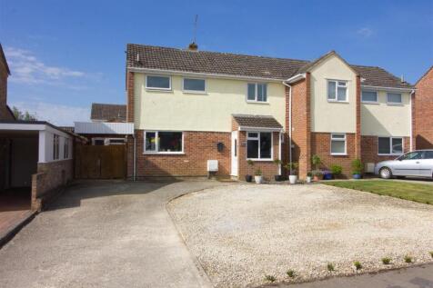 112 White Lion Park, Malmesbury 3 bed semi