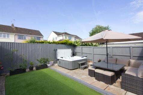 112 White Lion Park, Malmesbury 3 bed semi