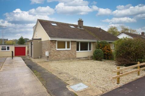 3 bedroom semi-detached bungalow for sale