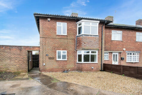 4 bedroom semi-detached house for sale