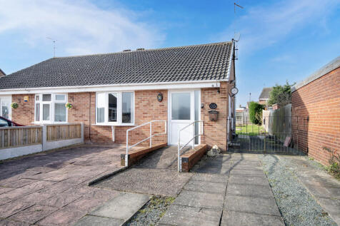 2 bedroom semi-detached bungalow for sale