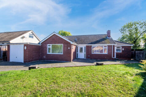 4 bedroom detached bungalow for sale
