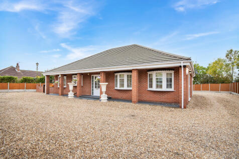 3 bedroom detached bungalow for sale