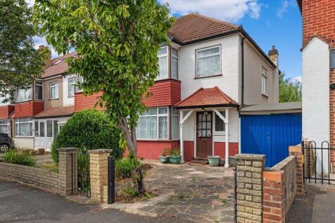 3 bedroom end of terrace house for sale