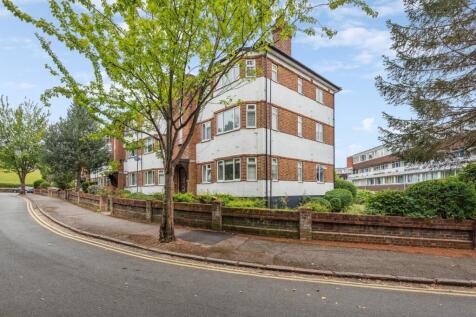 Garrison Court, Hitchin, SG4 2 bed apartment for sale