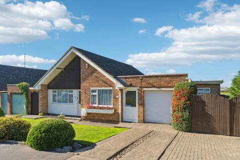 Stotfold Road, Hitchin, SG4 3 bed detached bungalow for sale