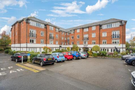 Maples Court, Bedford Road, Hitchin, SG5 2 bed apartment for sale