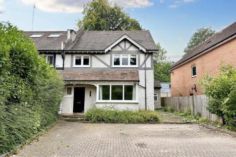 5 bedroom semi-detached house for sale