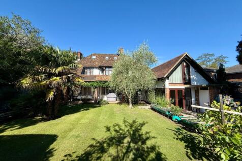 Pampisford Road, South Croydon, CR2 6 bed detached house for sale