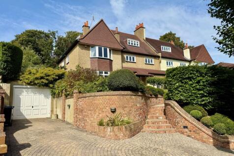 6 bedroom semi-detached house for sale