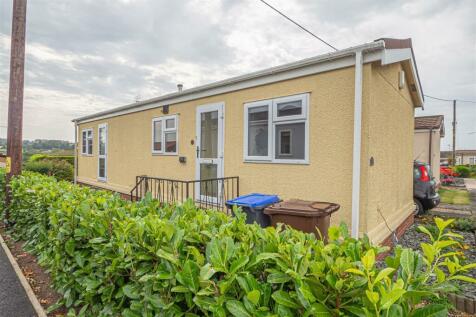 1 bedroom detached bungalow for sale