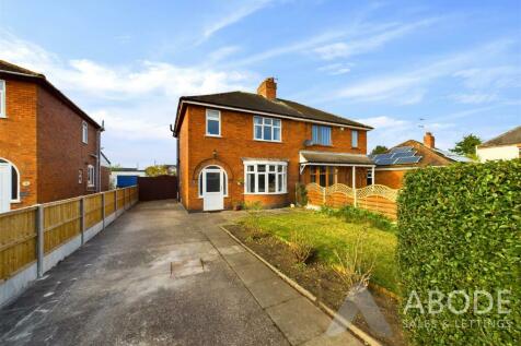 3 bedroom semi-detached house for sale