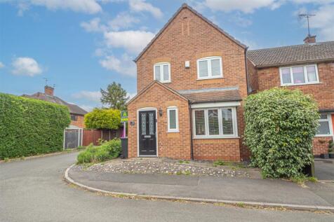 Yates Avenue, Aston on Trent DE72 3 bed detached house for sale