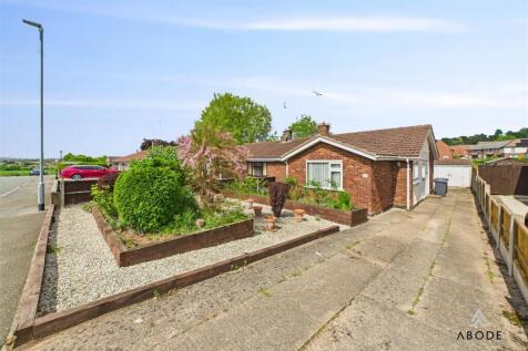 3 bedroom semi-detached bungalow for sale