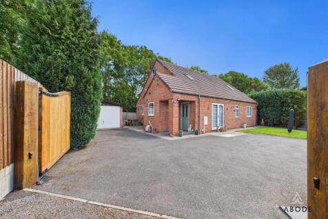 Park Street, Uttoxeter ST14 3 bed detached bungalow for sale