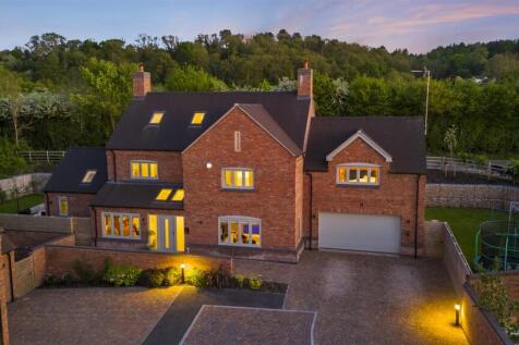 6 bedroom detached house for sale